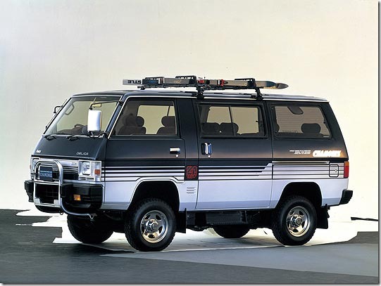 Mitsubishi_Delica_Minivan_1985-(2)